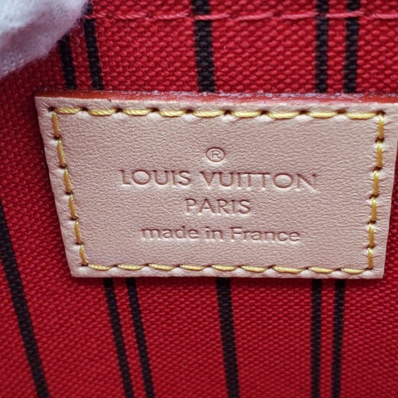 Authentic Louis Vuitton Wristlet / Clutch Monogram - Picture 8 of 11